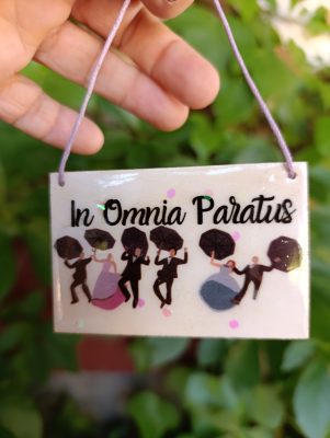 Placa In omnia paratus